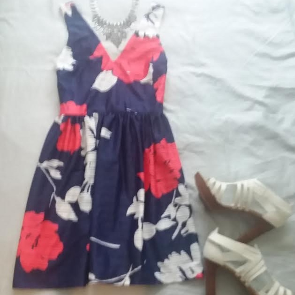 Double v neck navy sleeveless AQUA dress